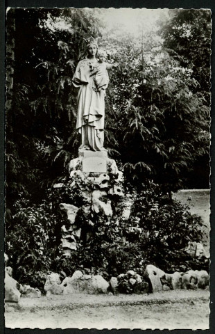 Préventorium de Bregille, la vierge dans le parc