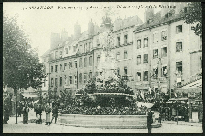 Décorations place de la Révolution