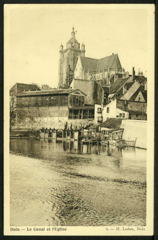 Le canal et l'église