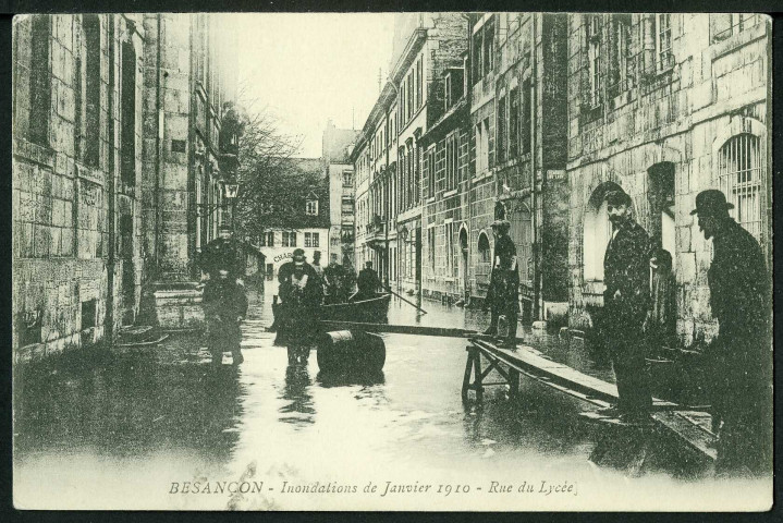 Vue de la rue du Lycée, inondations 1910