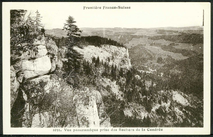 Vue panoramique prise des rochers de la Cendrée