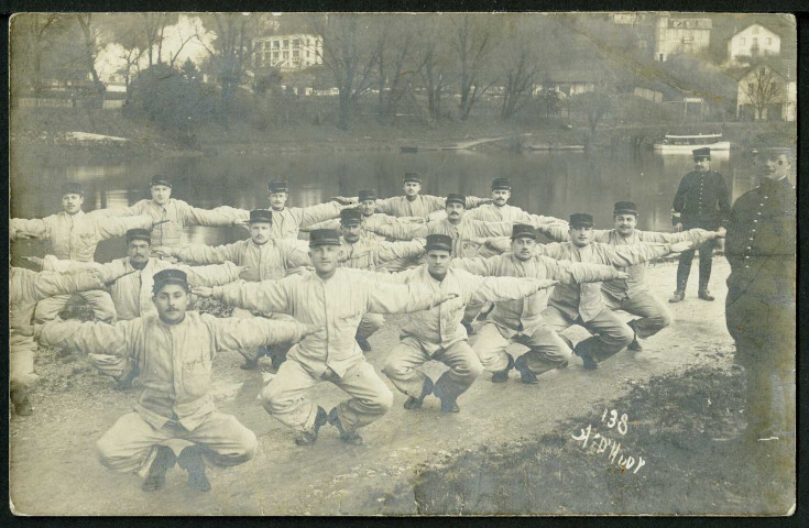 Gymnastique sur les bords du Doubs par les artilleurs de Ruty