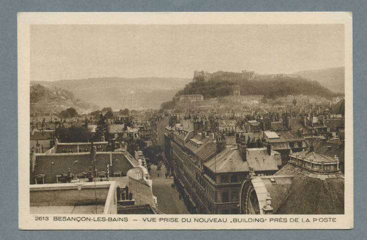 Vue prise du nouveau building près de la poste
