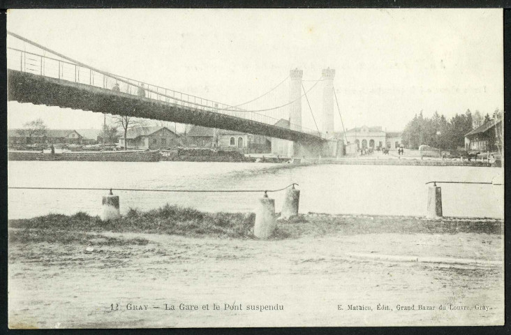 La gare et le pont suspendu