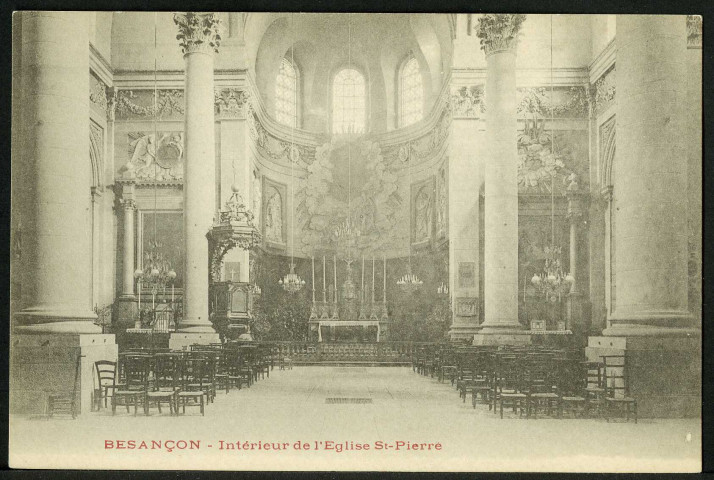 Intérieur de l'église Saint-Pierre