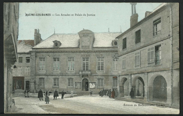 Les Arcades et palais de justice