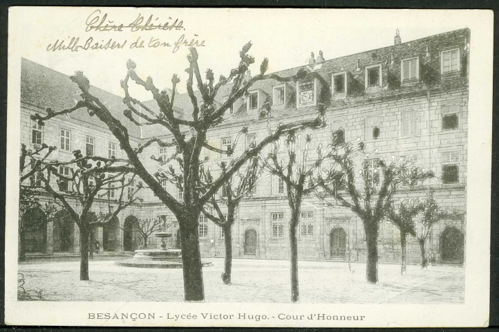 Lycée Victor Hugo, cour d'honneur