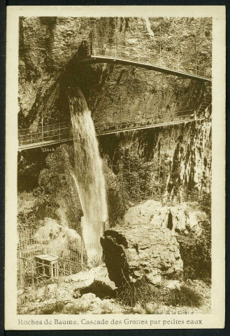 Cascade des grottes par petites eaux
