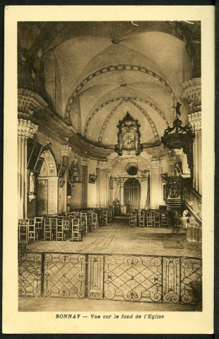 Vue sur le fond de l'église