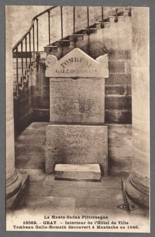 Intérieur de l'hôtel de ville. Tombeau gallo-romain découvert à Mantache en 1846