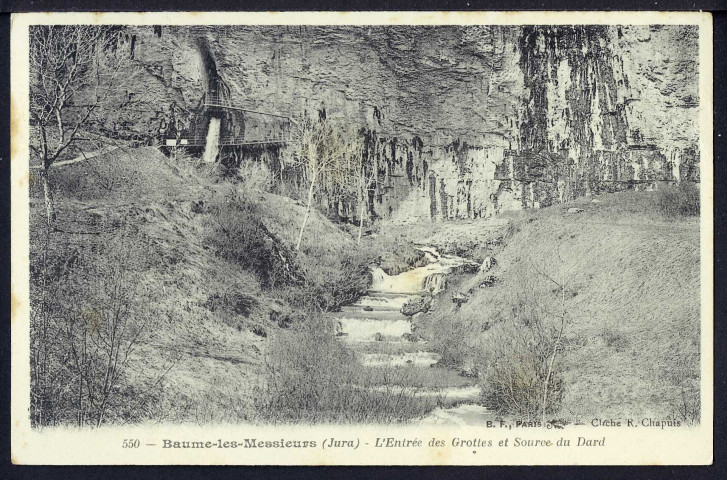 Entrée des grottes et source du Darot