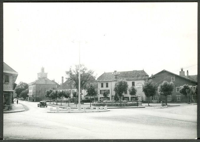 La place, hôtel du Lion d'Or