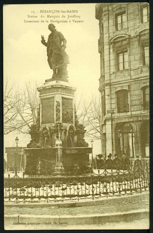 Vue de la statue du marquis de Jouffroy