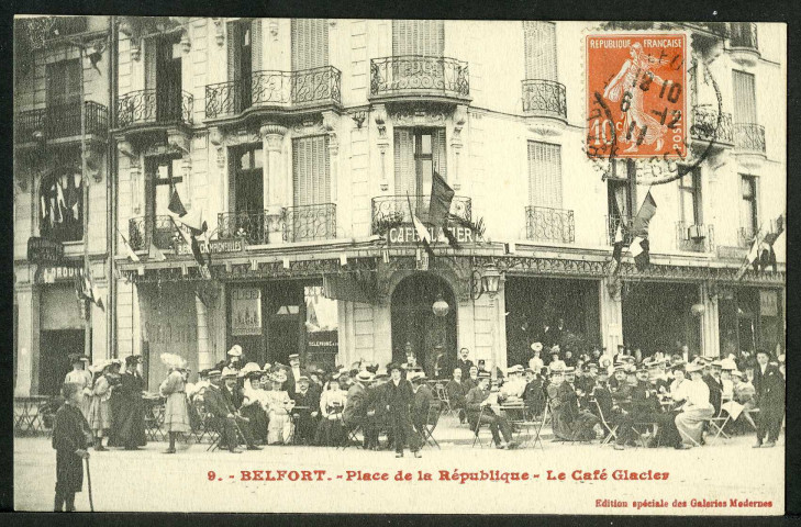 Place de la République, le "café glacier"