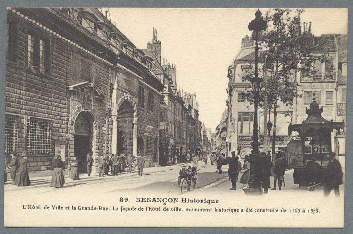 L'hôtel de ville et la Grande-rue