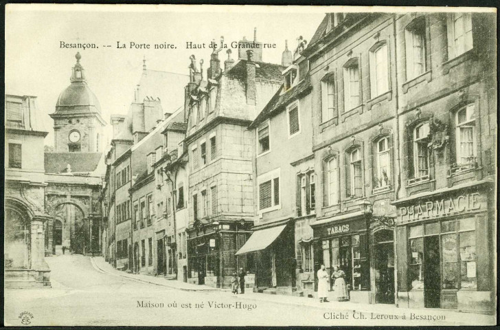 Place Victor Hugo, porte Noire et cathédrale Saint-Jean