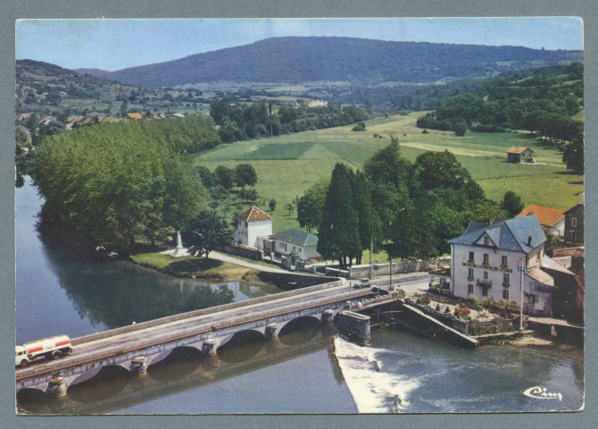 Le pont, le barrage et l'hôtel de la "Truite de la Loue"