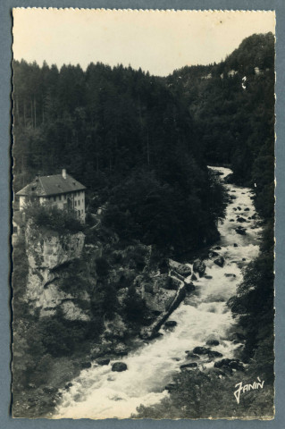 Le moulin de la Roche et les rapides du Doubs