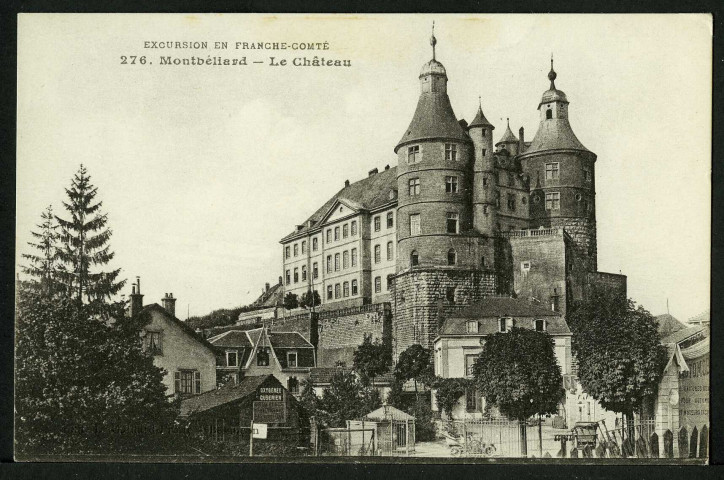 Le château et le garage d'automobiles