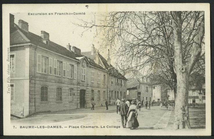 Place Chamars, le collège