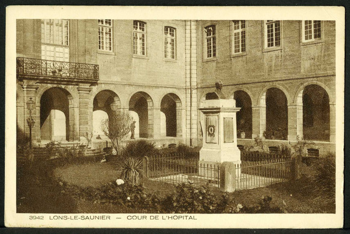 Cour de l'hôpital
