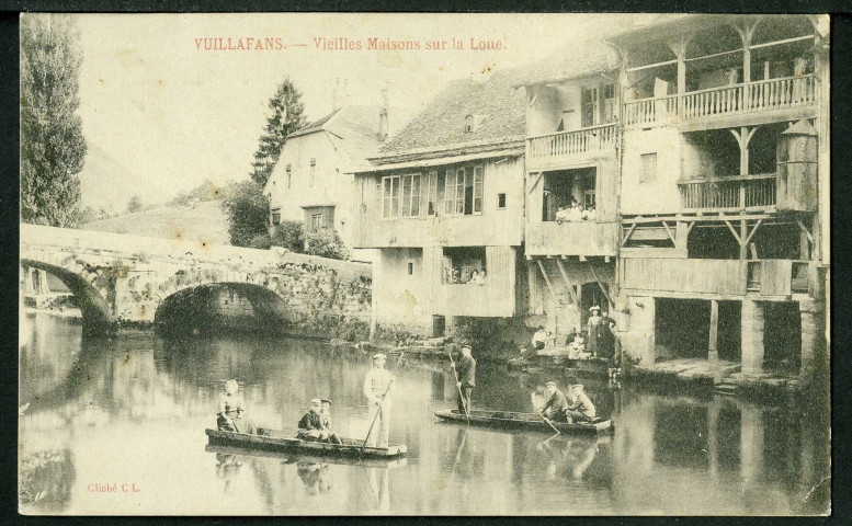 Vieilles maisons sur la Loue