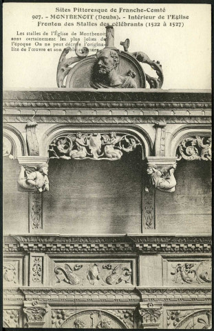 Intérieur de l'église. Fronton des stalles des célébrants