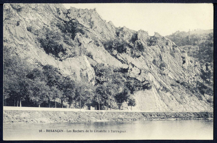 Rochers de la citadelle à Tarragnoz