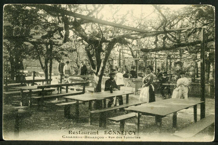 Restaurant Bonnefoy. Casamène Besançon. Vue des tonnelles