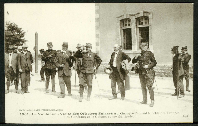 Visite des officiers suisses, les généraux et le colonel