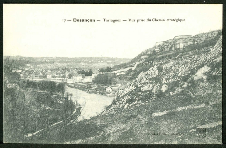 Vue prise du chemin stratégique