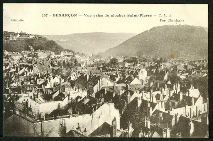 Vue prise du clocher Saint-Pierre