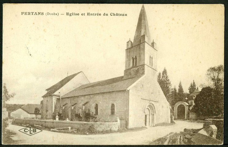 Eglise et entrée du château