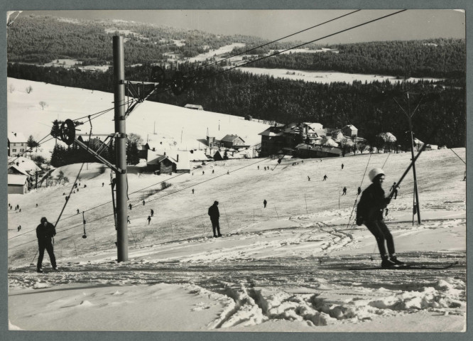 Le champ de ski et ses téléskis