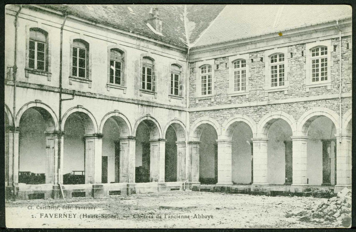 Cloître de l'ancienne abbaye