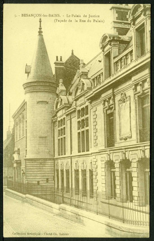 Le palais de justice, façade de la rue du Palais