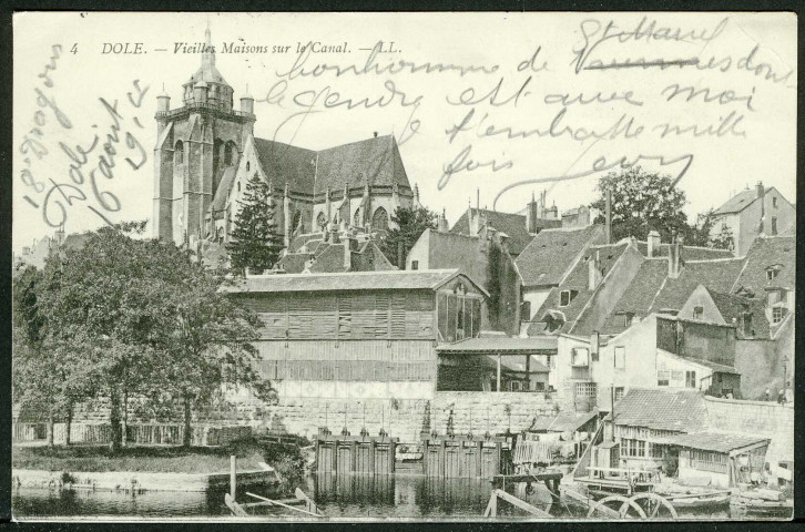 Vieilles maisons sur le canal