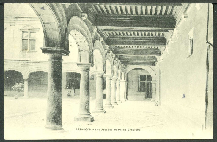 Les arcades du palais Granvelle