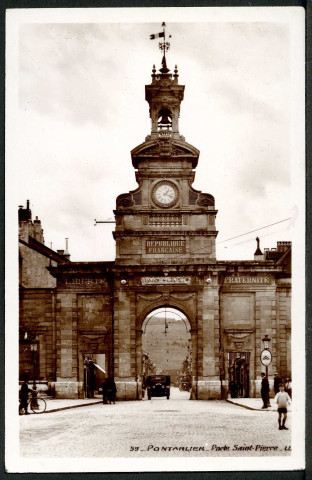 Vue de la porte Saint-Pierre