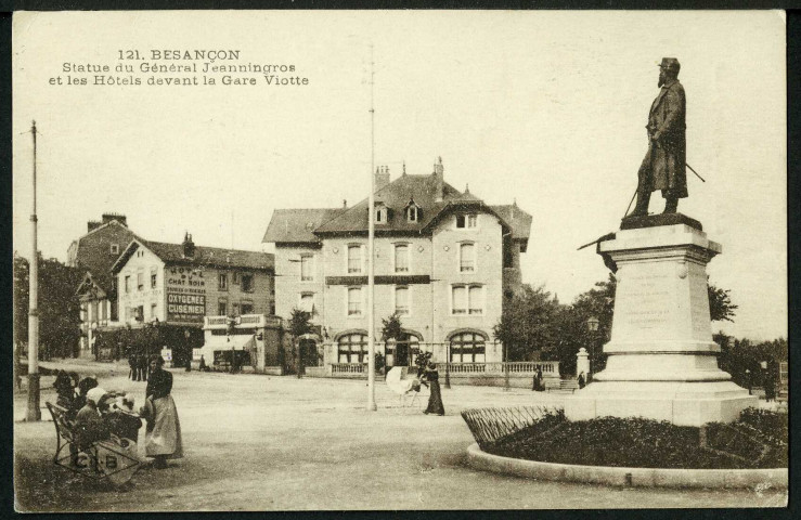 Vue de la statue du général Jeanningros