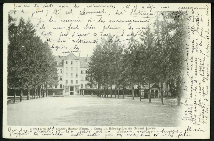 Lycée Victor Hugo, cour de récréation du grand lycée