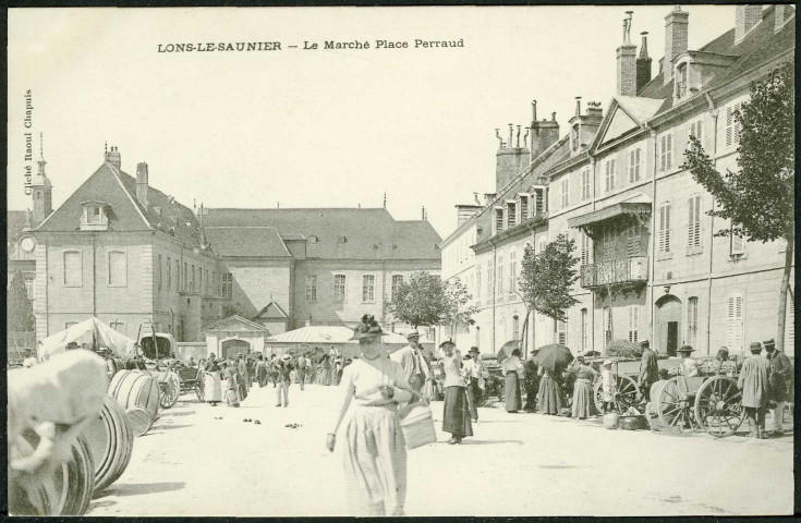 Le marché, place Perraud