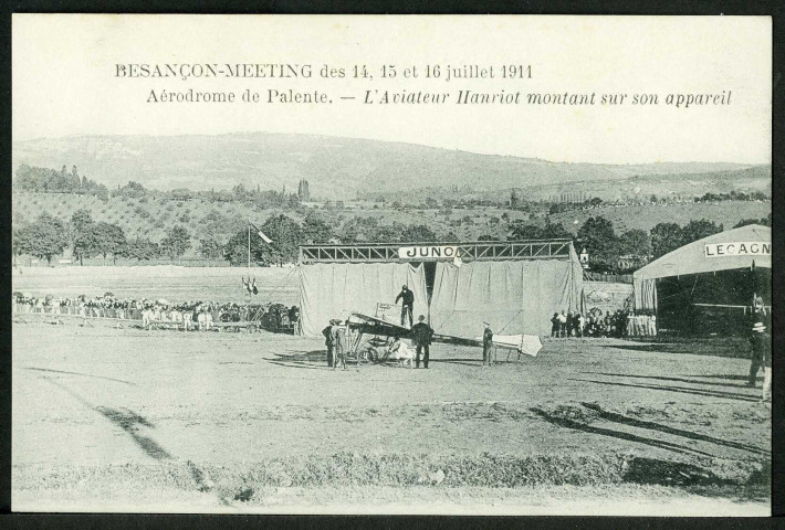 L'aviateur Hanriot montant sur son appareil
