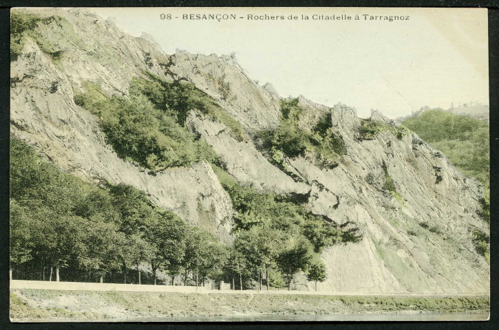 Rochers de la citadelle à Tarragnoz