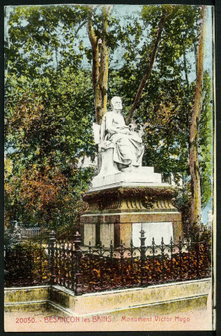 Vue de la statue Victor Hugo