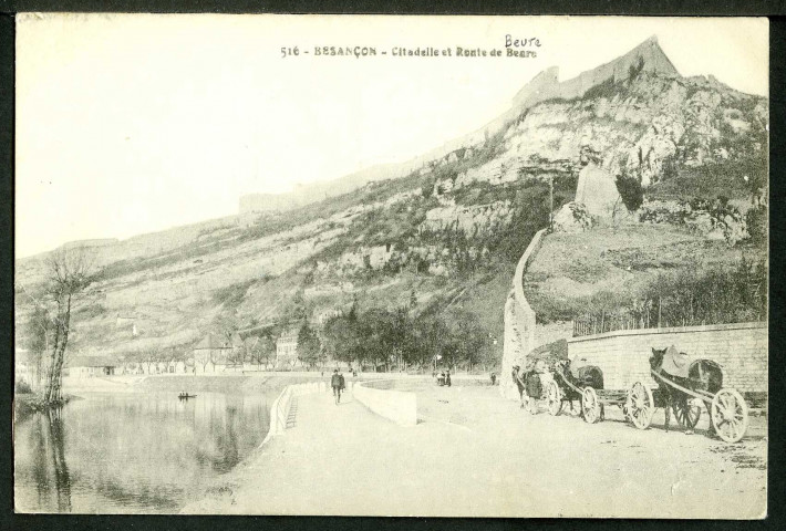 La citadelle vue de la route de Beurre