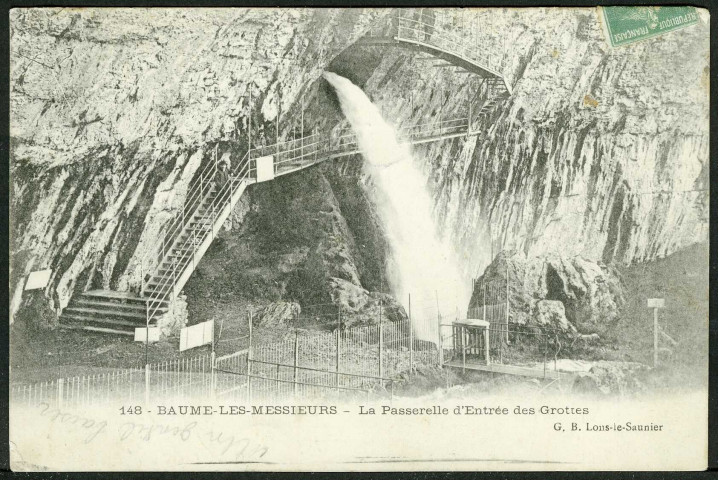 La passerelle d'entrée