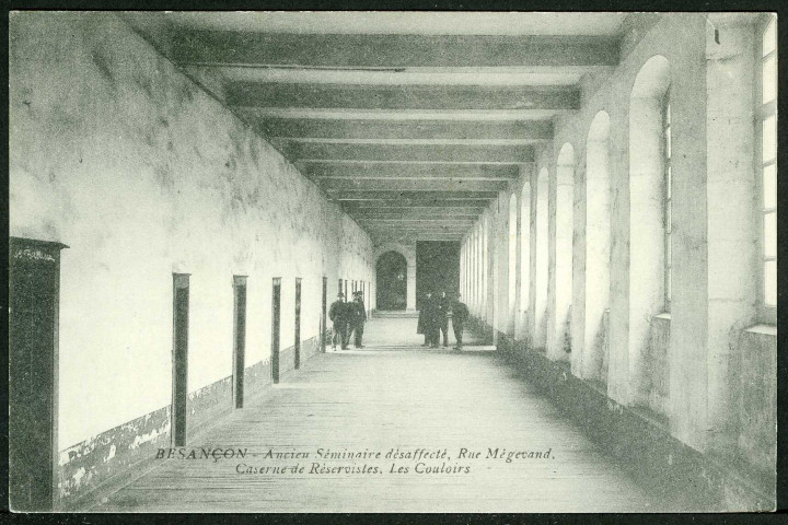 Ancien séminaire désaffecté, rue Mégevand, caserne de réserviste, les couloirs