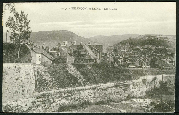 Vue générale, les fortifications et la citadelle