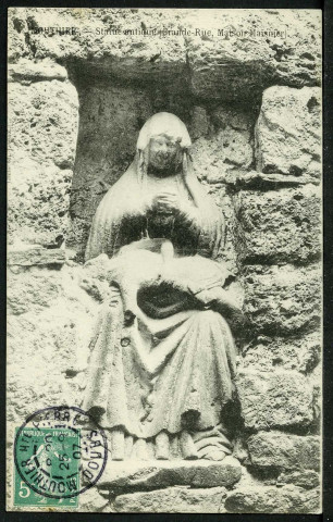 Grande Rue, statue antique
